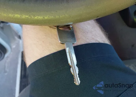 2002 Mazda B3000 Ds z USA, uszkodzony, nr VIN 4F4YR16U72TM01773